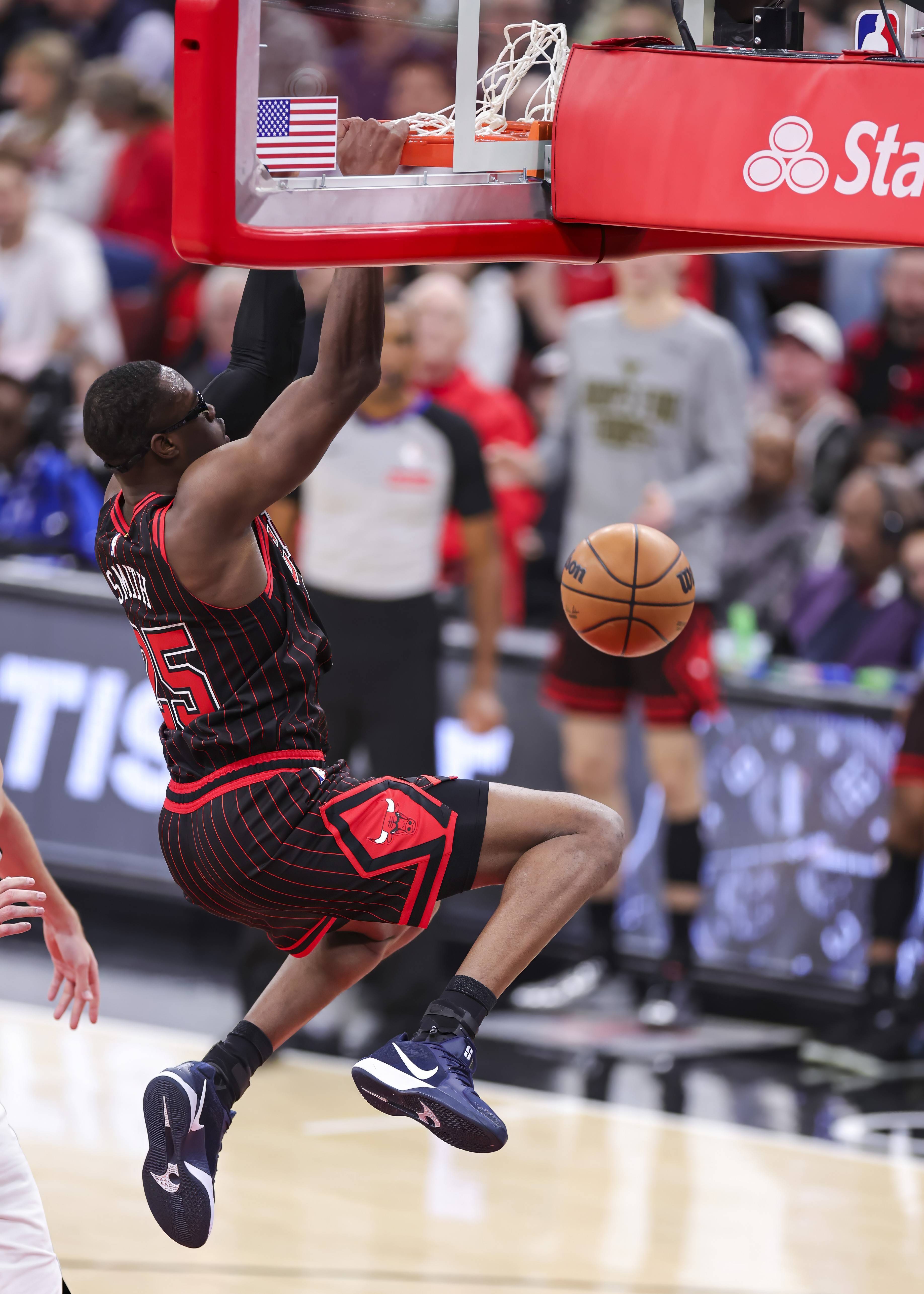 包含公牛逆转篮网，郭艾伦关键制胜的词条