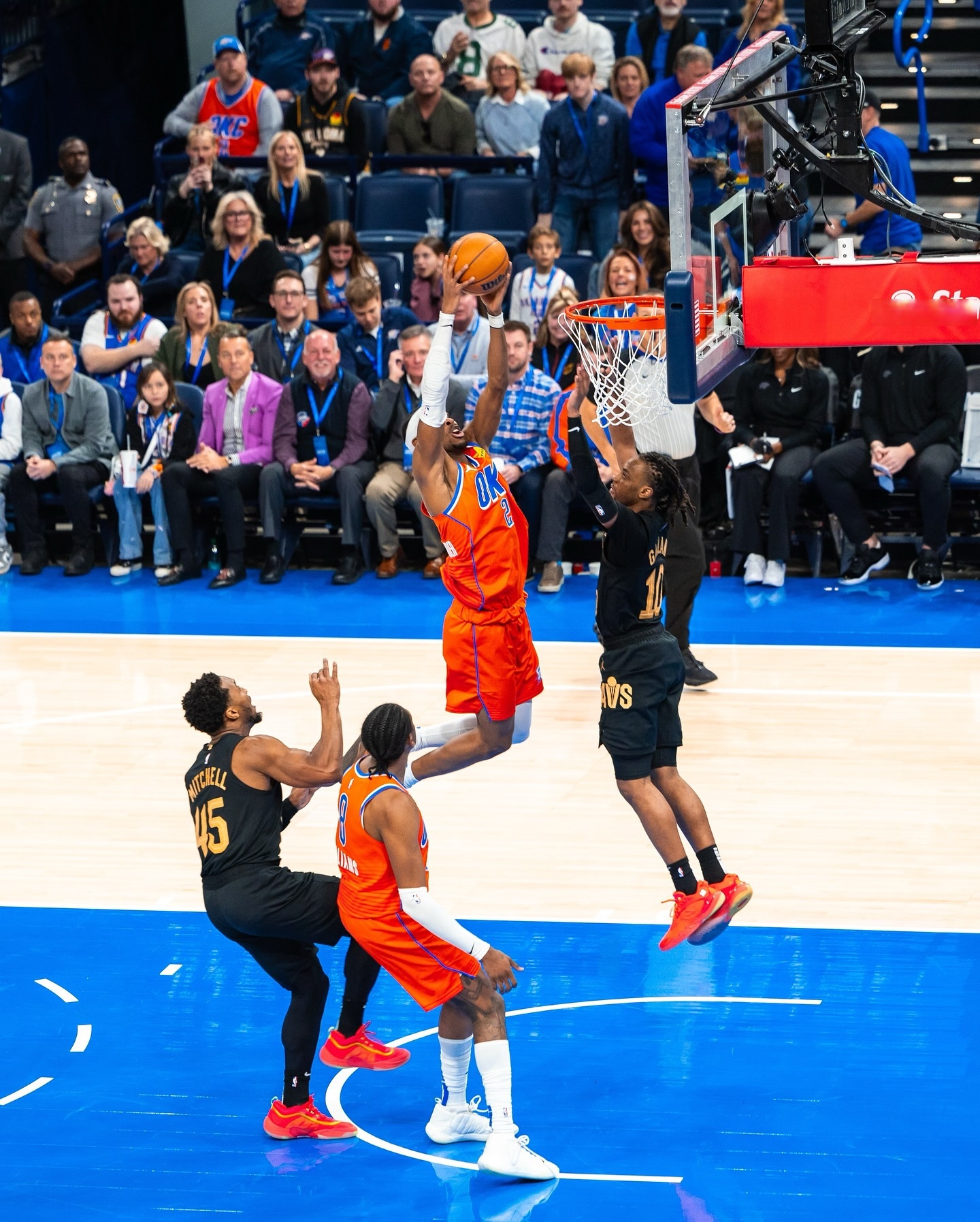 爵士完胜快船，塔图姆点燃赛场