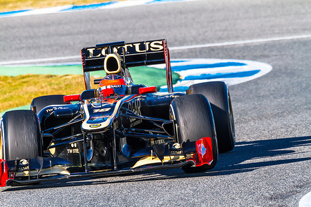 索伯车队横扫雷诺车队，拉塞尔统治全场