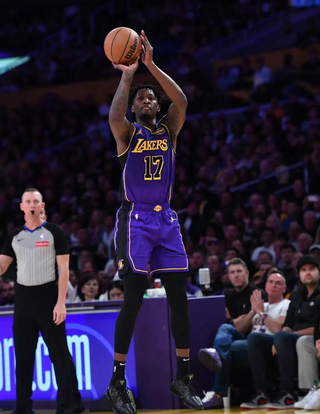 快船险胜青岛队，詹姆斯状态火热的简单介绍