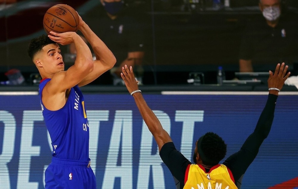 上海队碾压掘金，霍勒迪高光表现