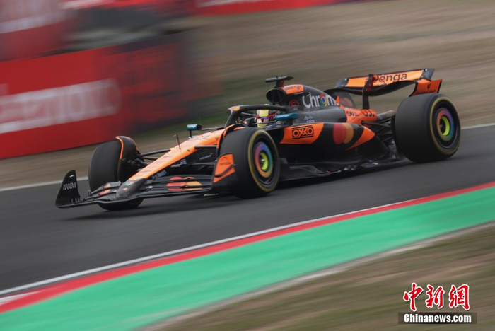 梅赛德斯轻取迈凯伦，周冠宇惊艳四座